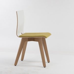Schalenstuhl Anne-Lotte aus massivem Holz