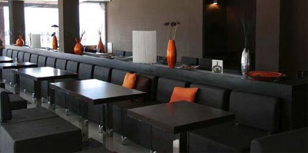 Quadratische Tischsäule, Kantinentisch EXT4, Säulentisch für die Kantineneinrichtung