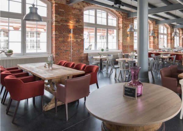 Kantinenstühle und Kantinensessel im Restaurantstil
