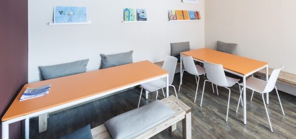 Kantinentische cvr37, farbige Tischplatte